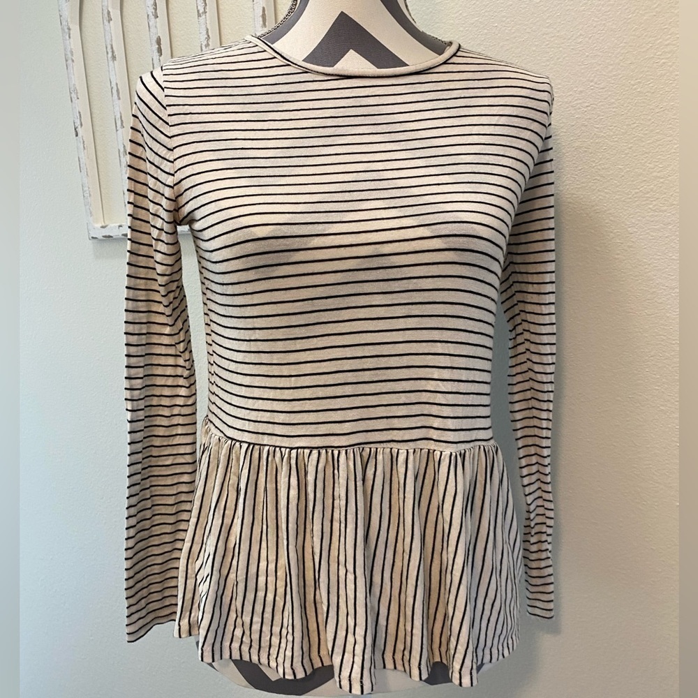 Ginger G Women’s Long Sleeve Black and Cream Peplum,‎ Flared, Ruffled Bottom Med